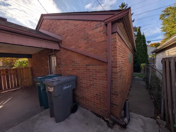 $237,500 | 1300 Venice Street, Dearborn, MI 48124