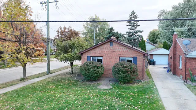 $237,500 | 1300 Venice Street, Dearborn, MI 48124
