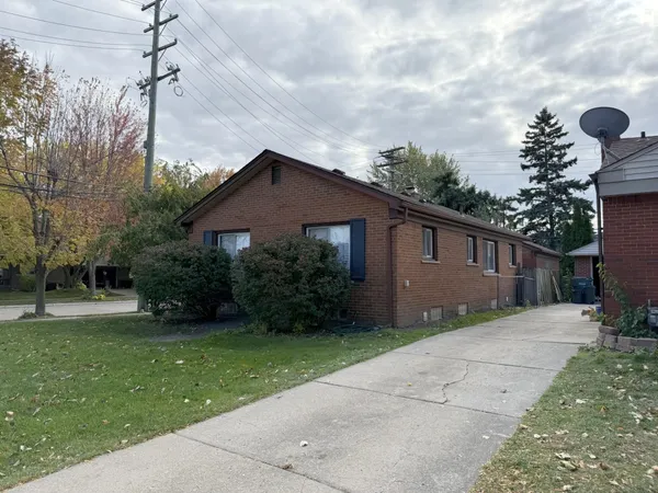 $237,500 | 1300 Venice Street, Dearborn, MI 48124