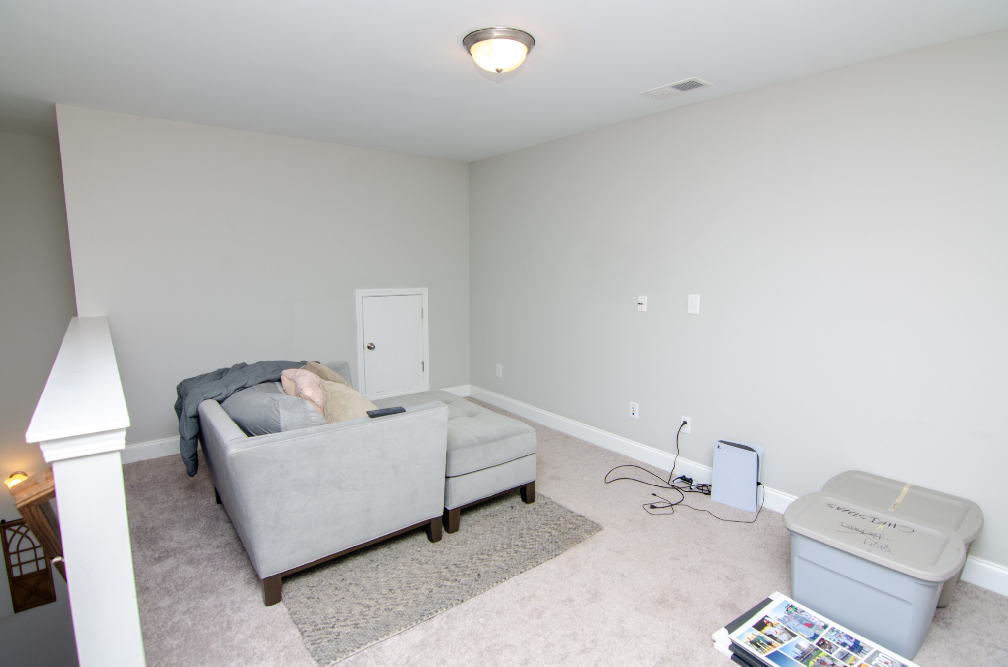 1060 Westgate Drive Gallatin, TN 37066 - Photo 22 of 31 a living room with furniture and a couch