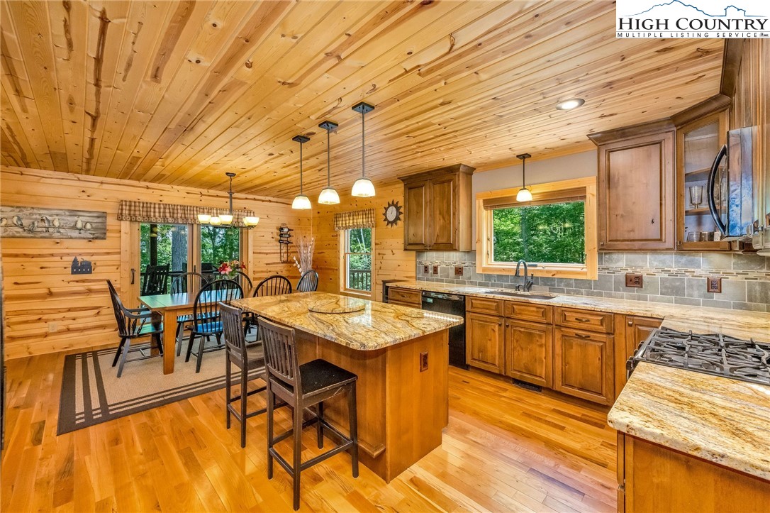 180 Raccoon Ridge Lansing, NC 28643 - Photo 17 of 42 Gallery Image 17