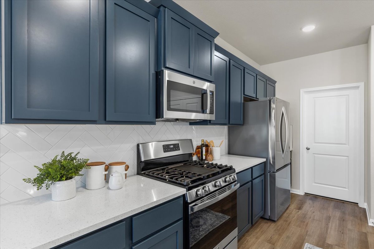 161 Spangle Way Kyle, TX 78640 - Photo 12 of 33 The home chef will appreciate gas cooking!