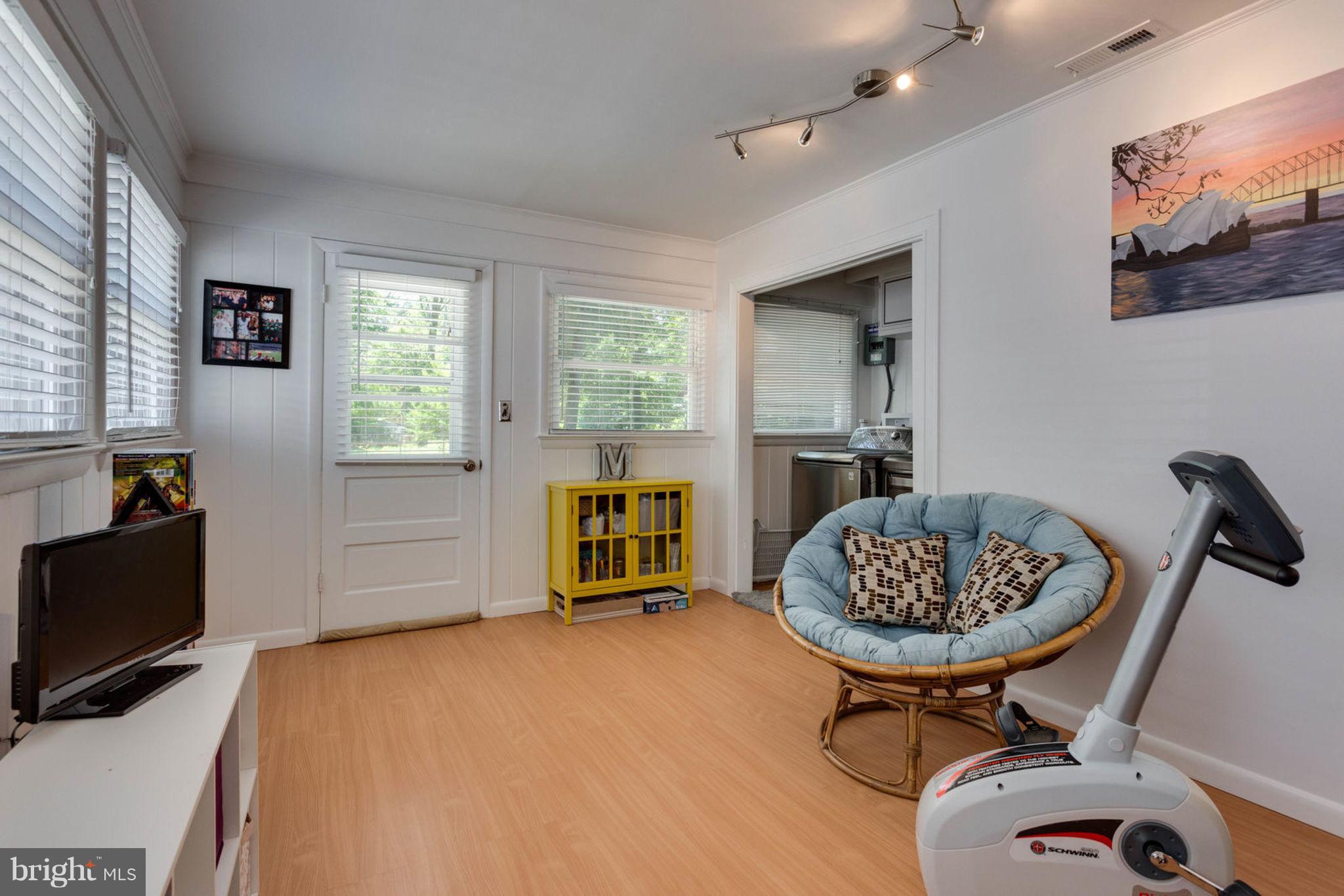 6405 Franconia Road Springfield, VA 22150 - Photo 2 of 26 Entrance; entire home features hardwood floors