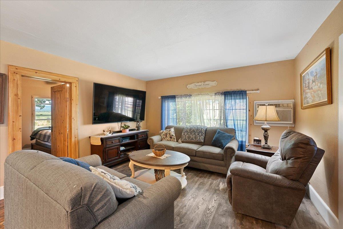 708 Center Road Susanville, CA 96130 - Photo 9 of 69 Gallery Image 9