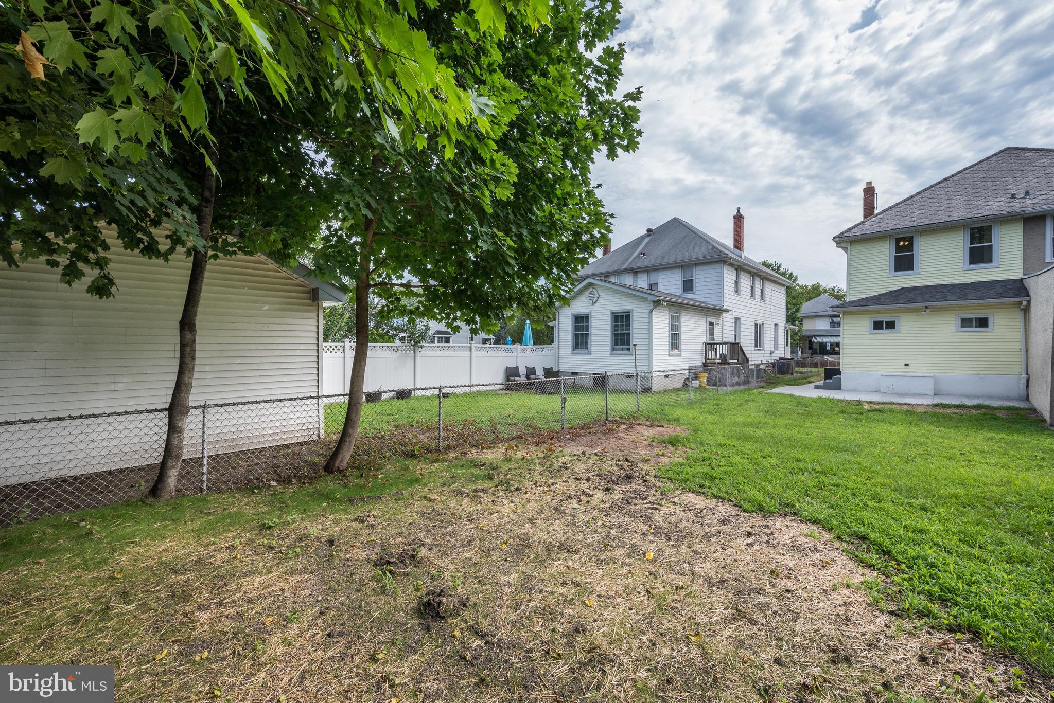 304 Cleveland Avenue Riverside, NJ 08075 - Photo 33 of 35 a house view with a garden space