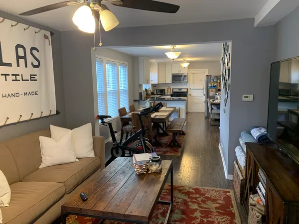 $2,100 | 146 North Brockway Street, Unit 1, Palatine, IL 60067