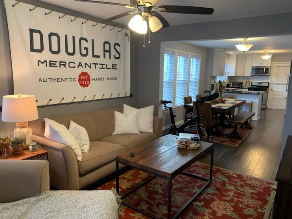 $2,100 | 146 North Brockway Street, Unit 1, Palatine, IL 60067