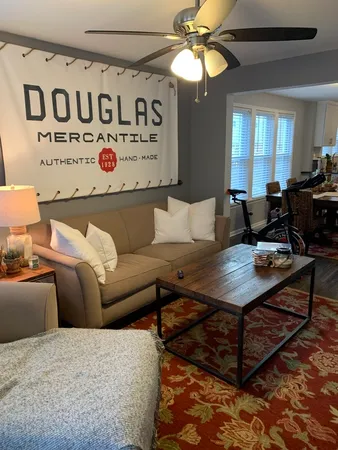 $2,100 | 146 North Brockway Street, Unit 1, Palatine, IL 60067