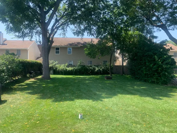 $2,100 | 146 North Brockway Street, Unit 1, Palatine, IL 60067