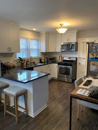 $2,100 | 146 North Brockway Street, Unit 1, Palatine, IL 60067