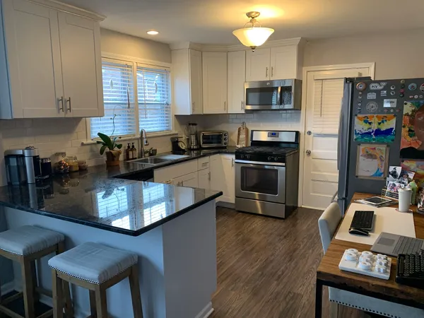 $2,100 | 146 North Brockway Street, Unit 1, Palatine, IL 60067