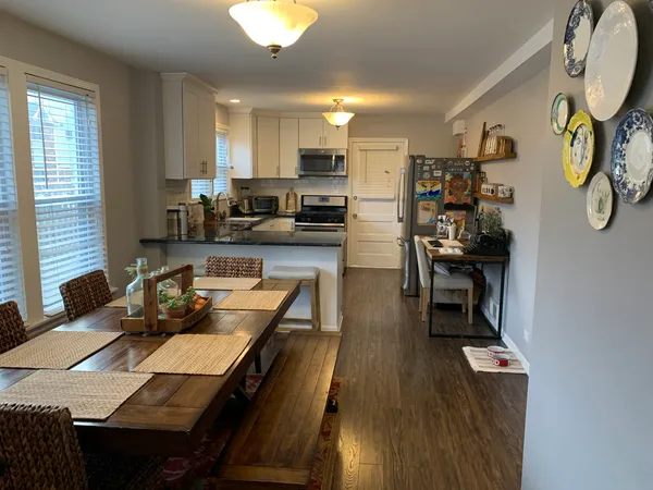 $2,100 | 146 North Brockway Street, Unit 1, Palatine, IL 60067