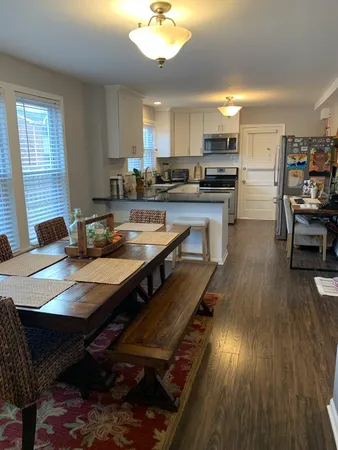 $2,100 | 146 North Brockway Street, Unit 1, Palatine, IL 60067