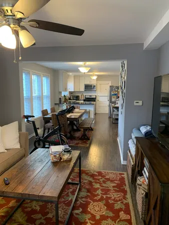 $2,100 | 146 North Brockway Street, Unit 1, Palatine, IL 60067