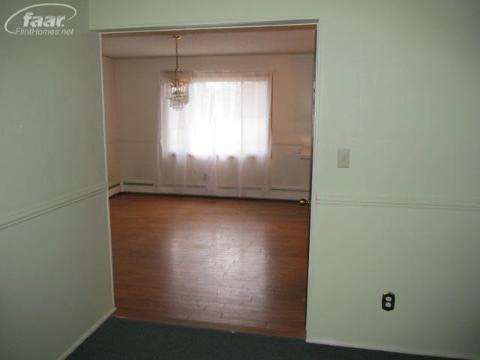 6424 North Bray Road Flint, MI 48505 - Photo 6 of 30 20165941-5.JPG