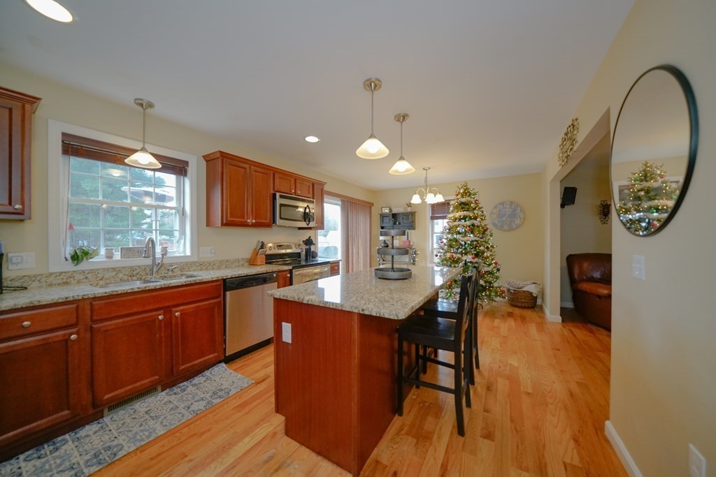 412 Kent Road Springfield, MA 01129 - Photo 16 of 41 Gallery Image 16