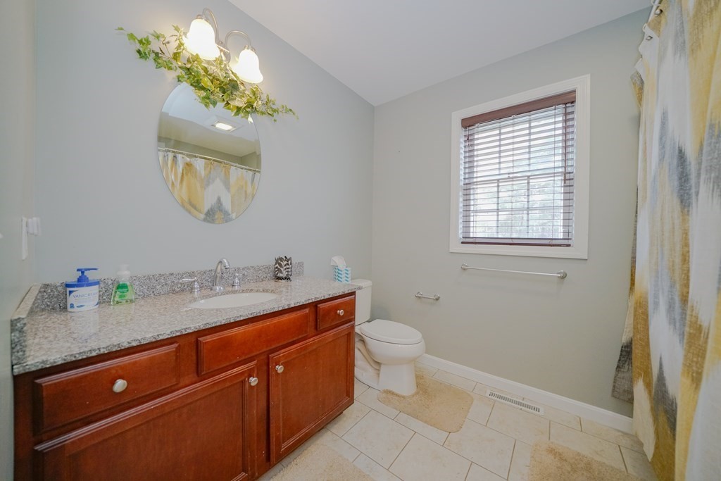 412 Kent Road Springfield, MA 01129 - Photo 19 of 41 Gallery Image 19