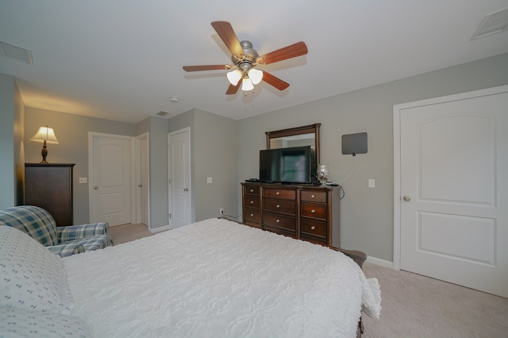 412 Kent Road Springfield, MA 01129 - Photo 24 of 41 Gallery Image 24