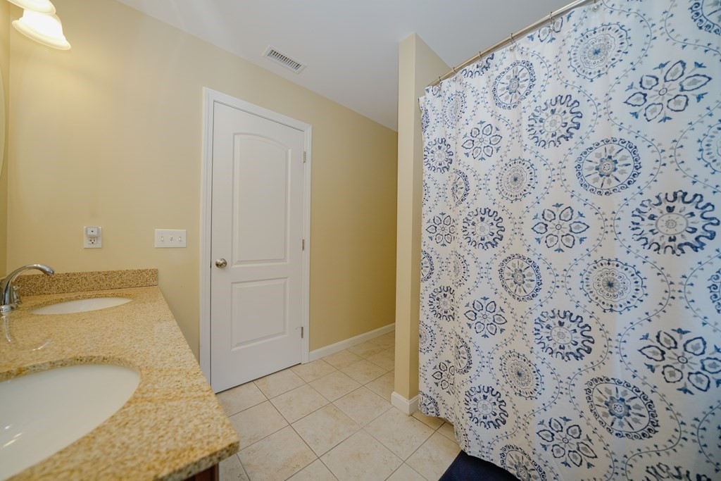 412 Kent Road Springfield, MA 01129 - Photo 27 of 41 Gallery Image 27