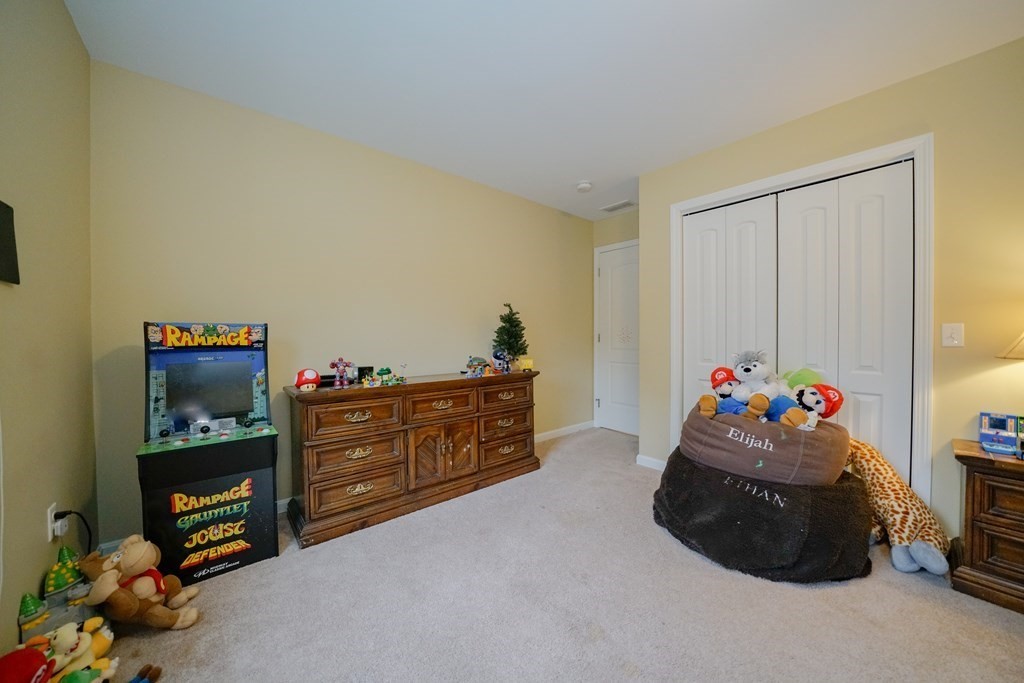 412 Kent Road Springfield, MA 01129 - Photo 32 of 41 Gallery Image 32