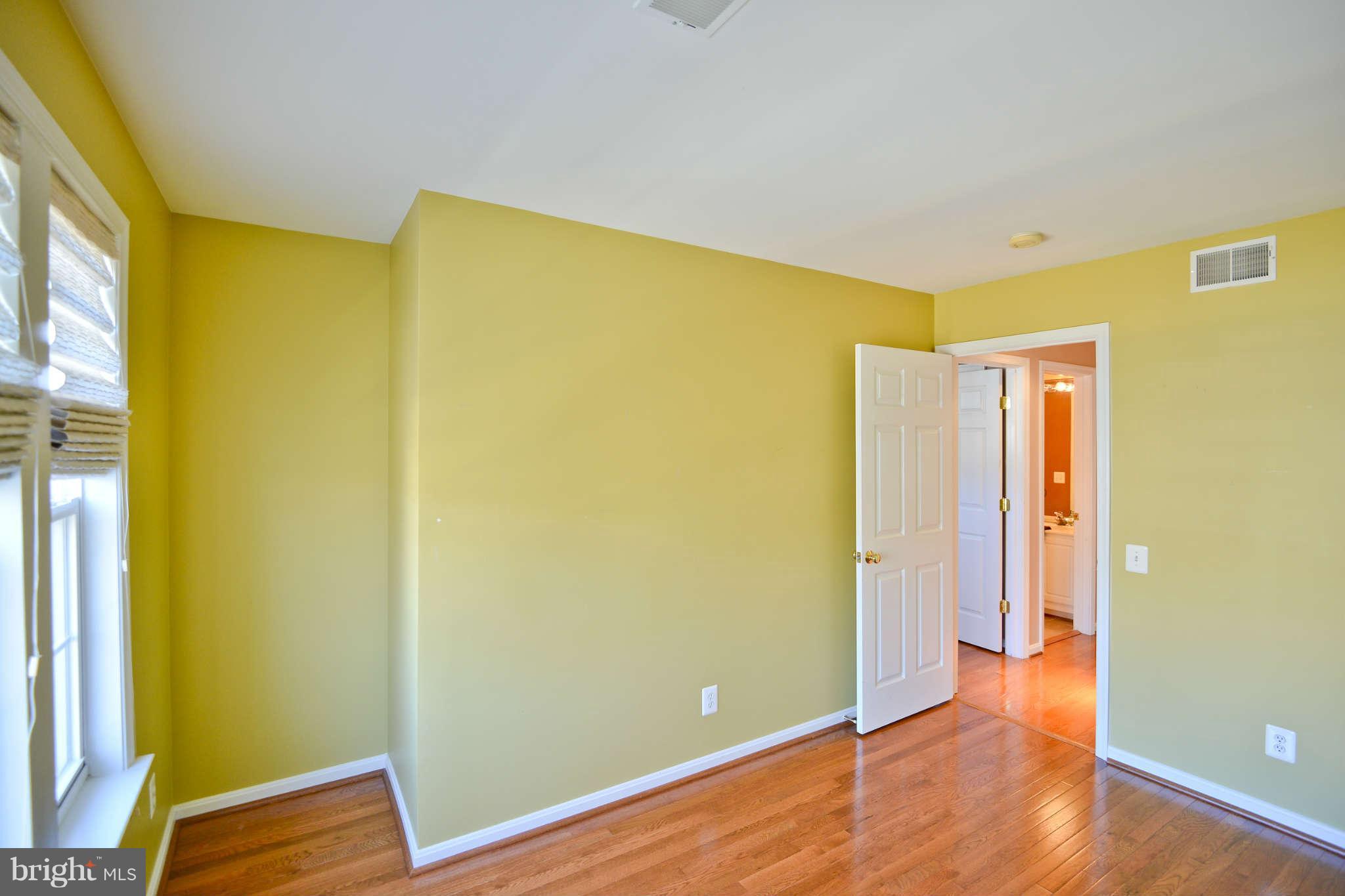 2466 Leyland Ridge Road Herndon, VA 20171 - Photo 22 of 27 Bedroom