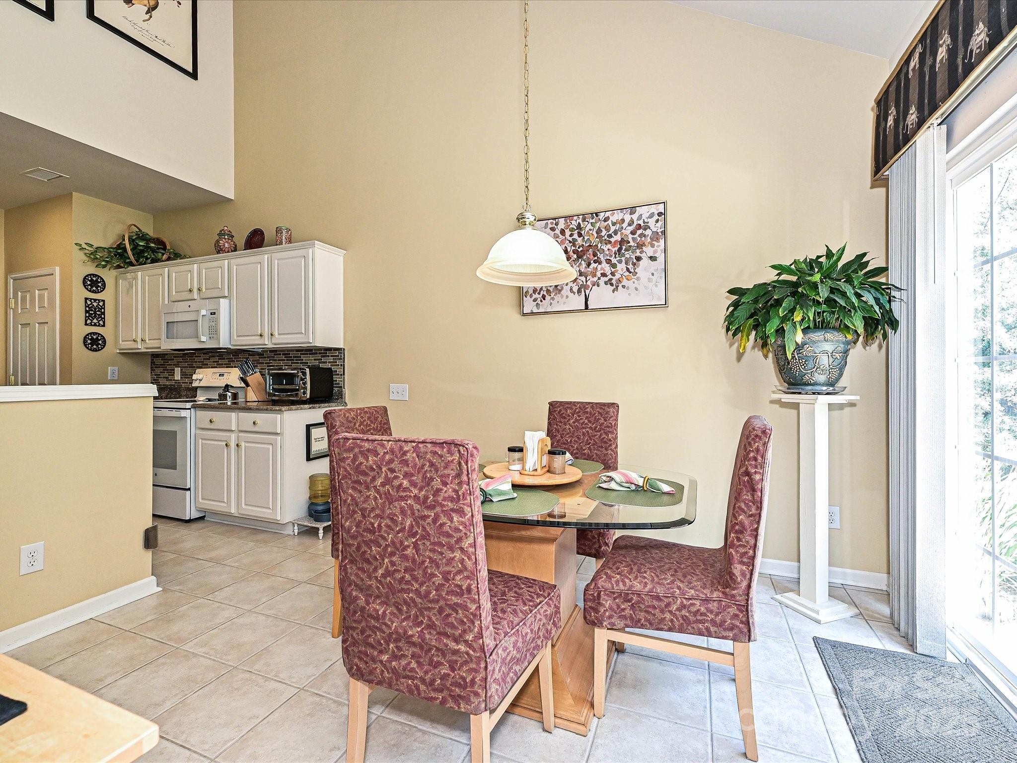 334 Matthews Estates Road Matthews, NC 28105 - Photo 8 of 34