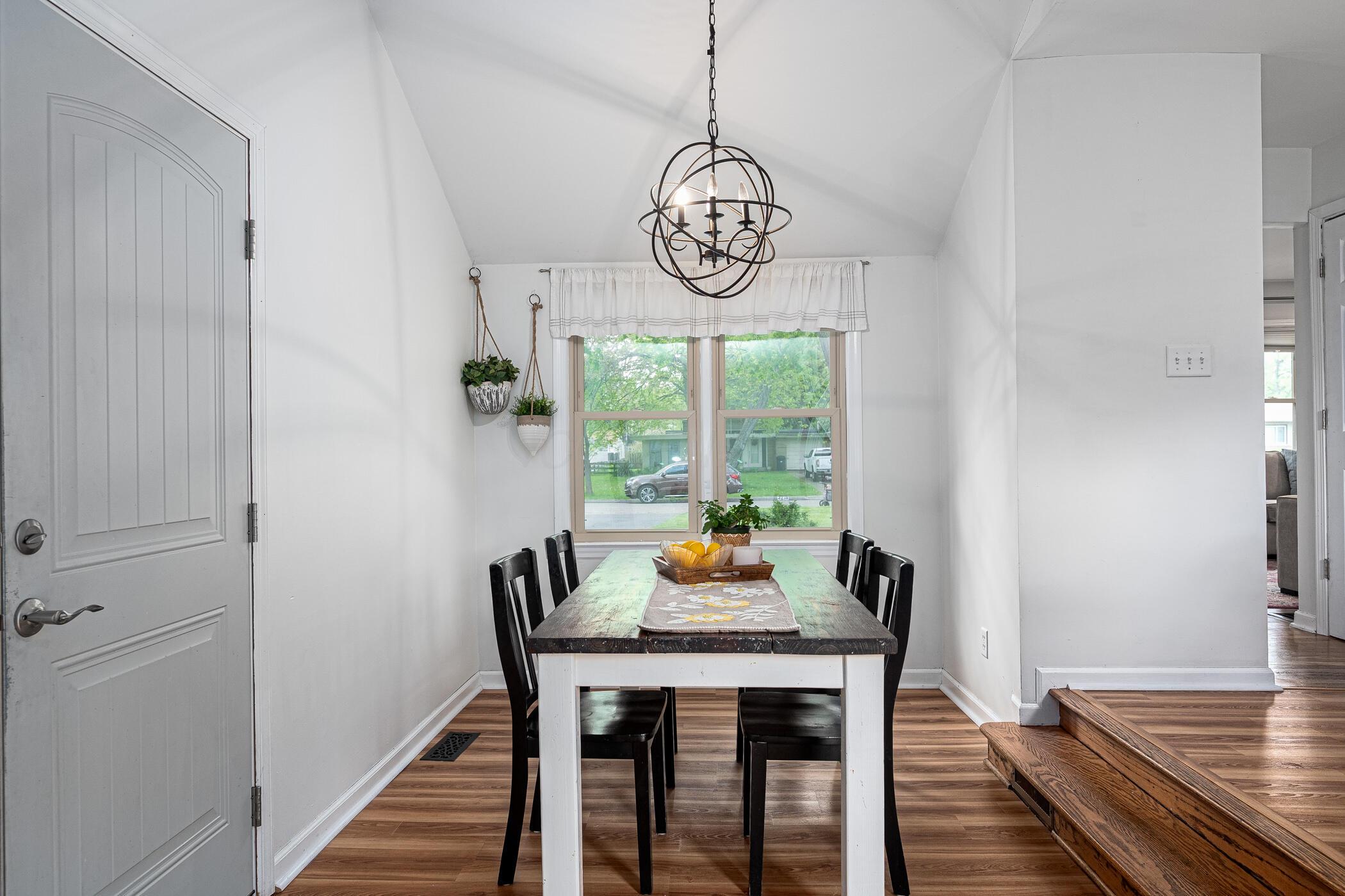 3218 Ainwick Road Columbus, OH 43221 - Photo 10 of 45 Dining Room