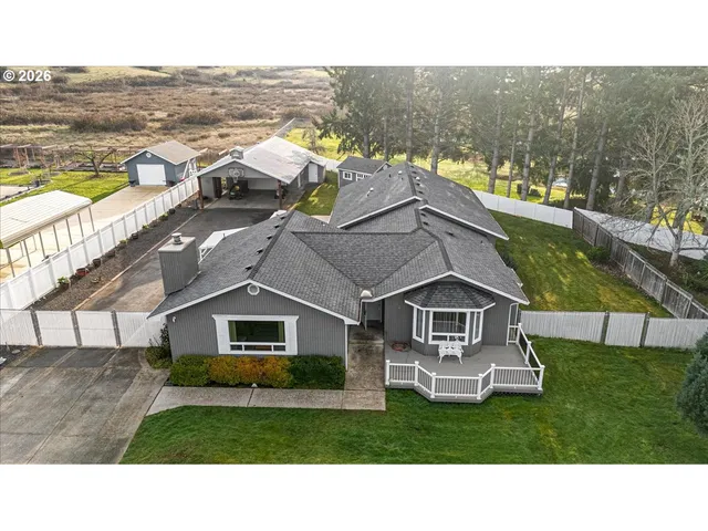 $740,000 | 369 Upper Camp Loop Road, Roseburg, OR 97470