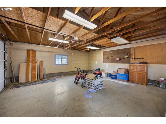 $740,000 | 369 Upper Camp Loop Road, Roseburg, OR 97470