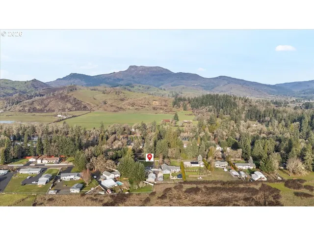 $740,000 | 369 Upper Camp Loop Road, Roseburg, OR 97470