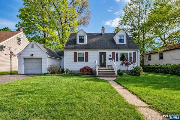 $625,000 | 99 Oneida Avenue, Dumont, NJ 07628