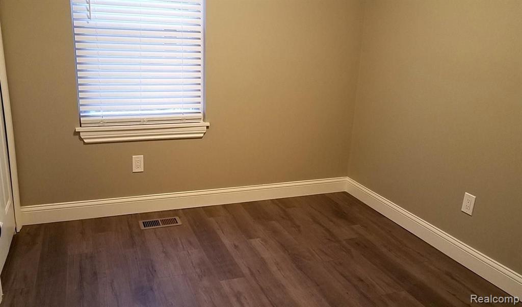 21470 Gill Road Farmington Hills, MI 48335 - Photo 9 of 13