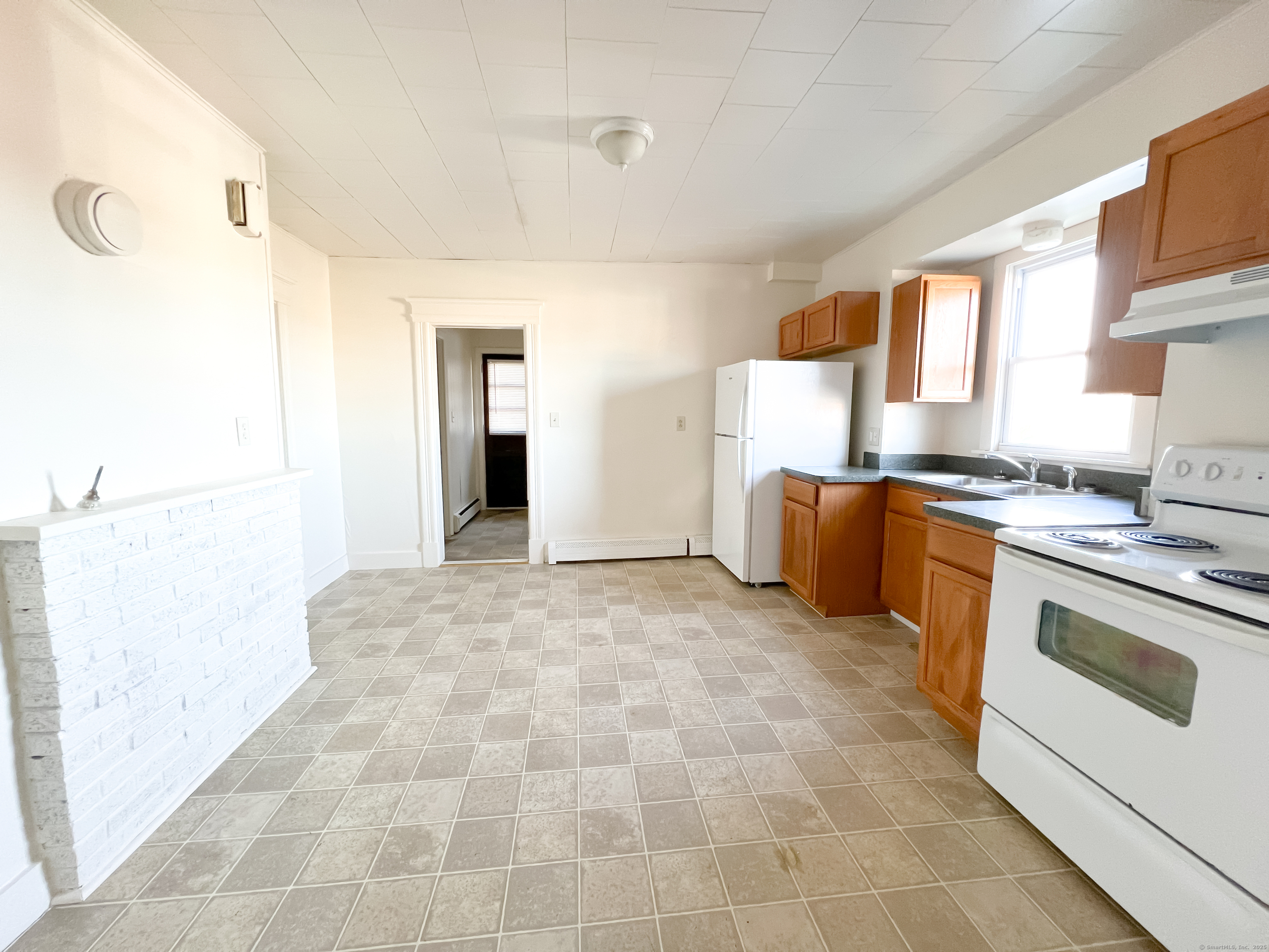 835 Bank Street New London, CT 06320 - Photo 10 of 28