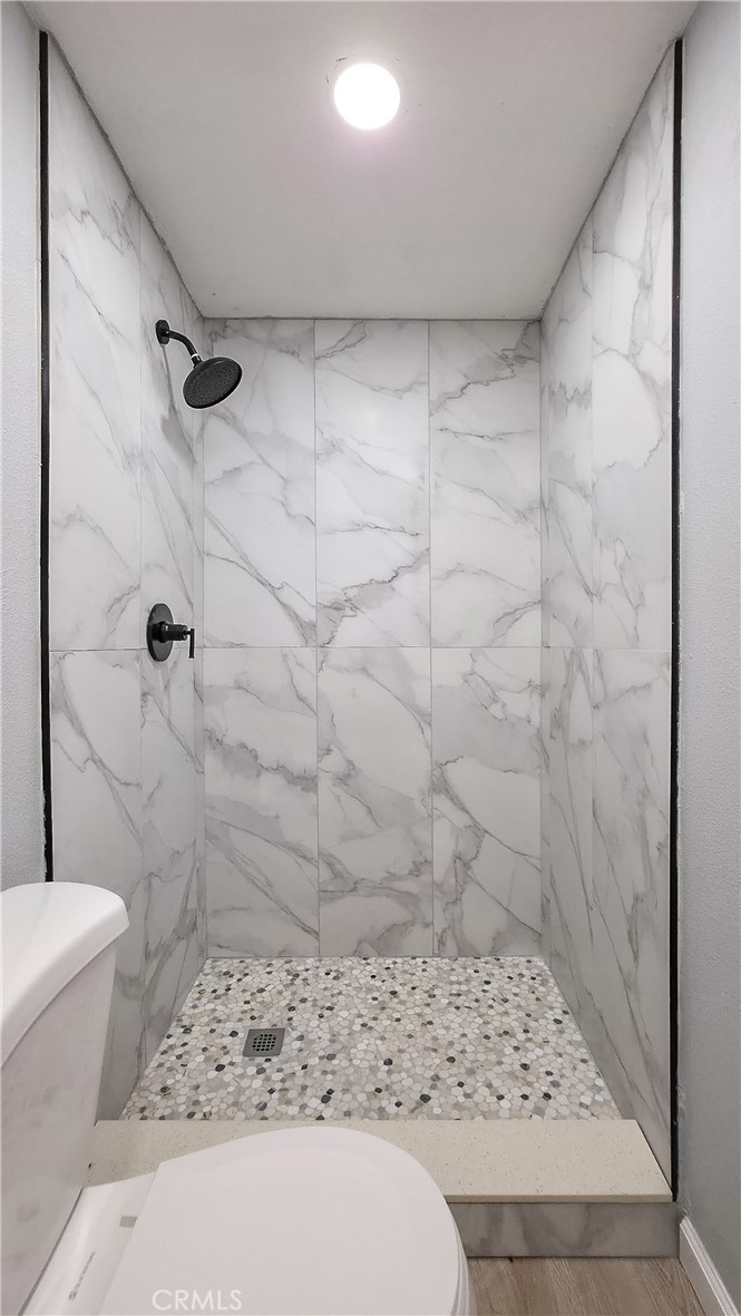 62932 Shifting Sands Joshua Tree, CA 92252 - Photo 17 of 45 a bathroom with a shower