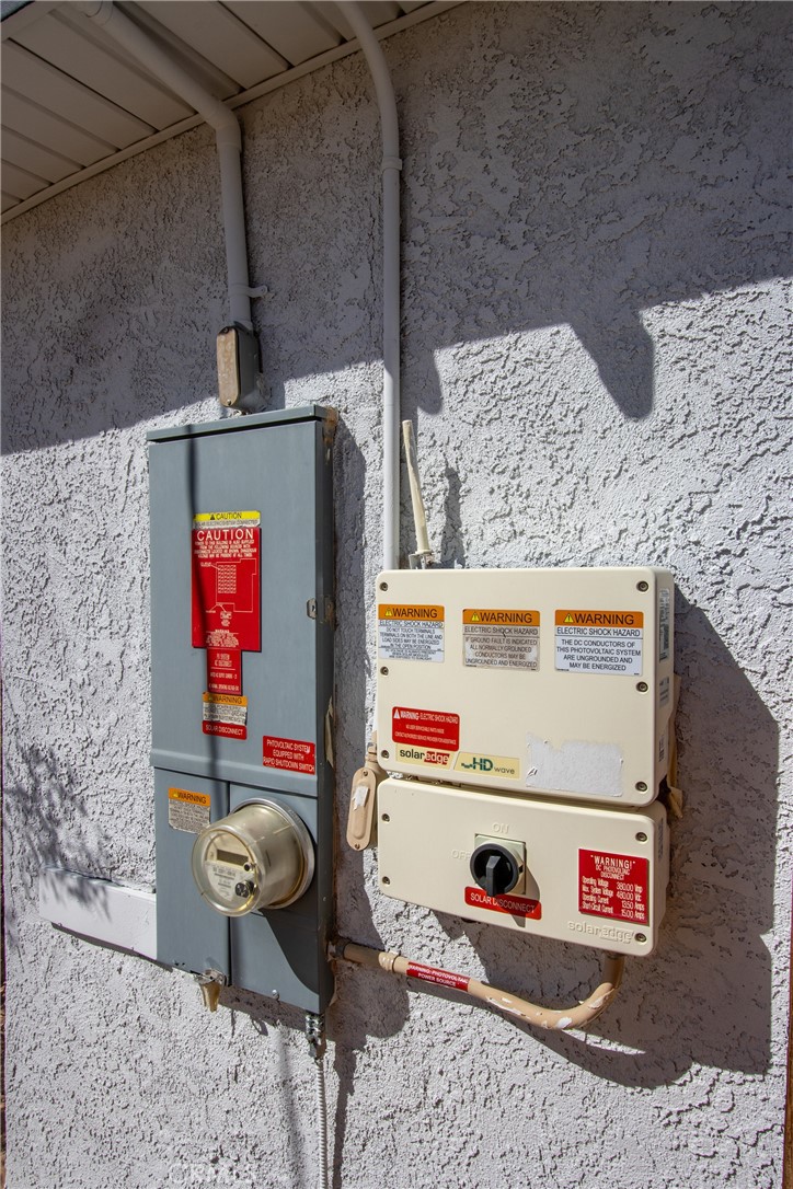 62932 Shifting Sands Joshua Tree, CA 92252 - Photo 41 of 45 a utility room with stainless steel appliances kitchen island utility and utility room