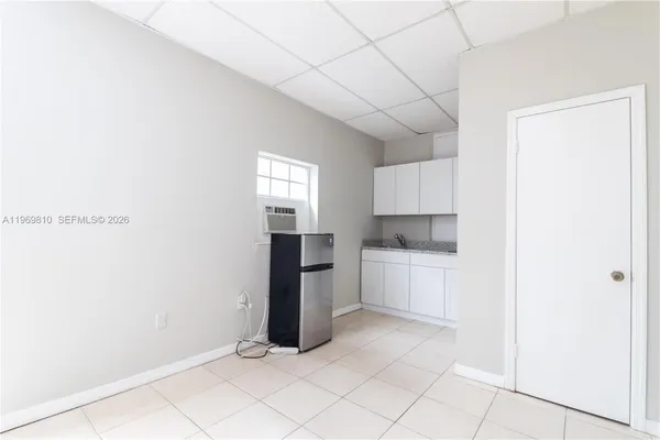 $1,300 | 5807 Southwest 41st Street, Unit 2, South Miami, FL 33155