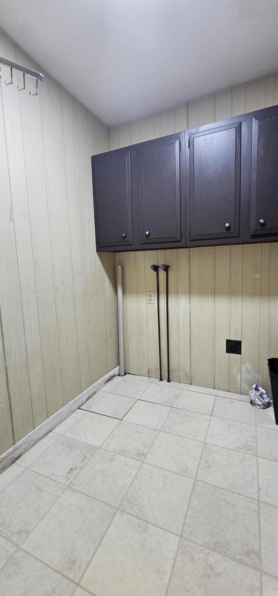 604 Leighton Road Augusta, ME 04330 - Photo 18 of 23 17. Laundry 2
