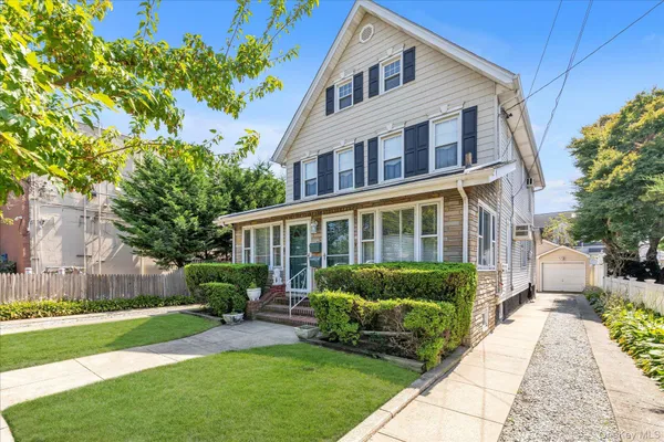 $3,900 | 14 Endview Avenue, Lynbrook, NY 11563