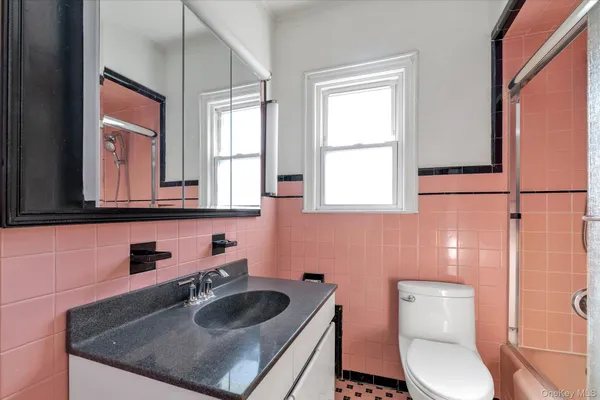 $3,900 | 14 Endview Avenue, Lynbrook, NY 11563