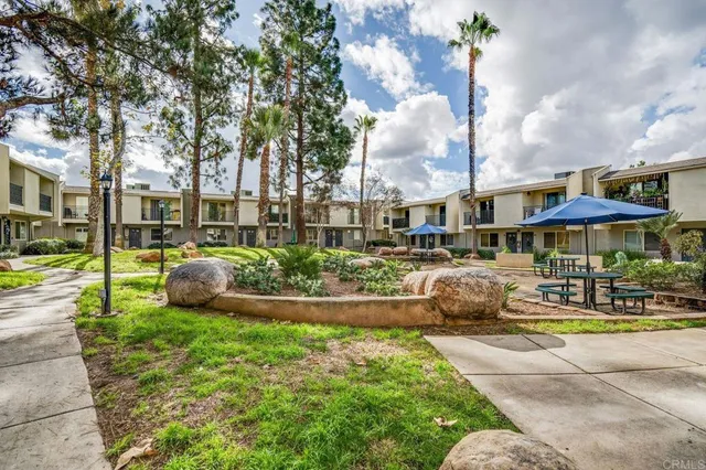 $399,000 | 1045 Peach Avenue, Unit 61, El Cajon, CA 92021