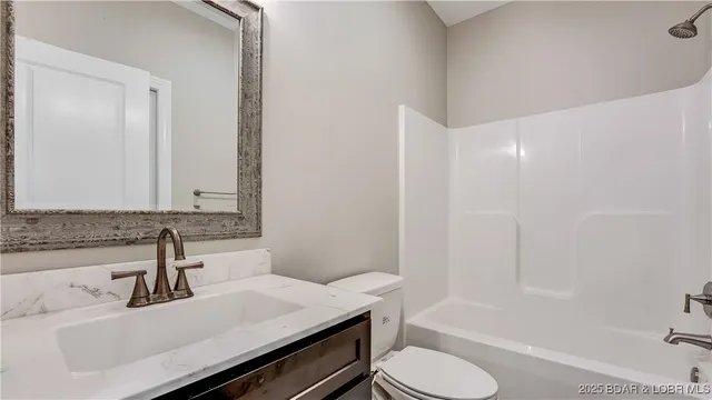 $689,000 | 1014 Enclaves Lane, Lake Ozark, MO 65049