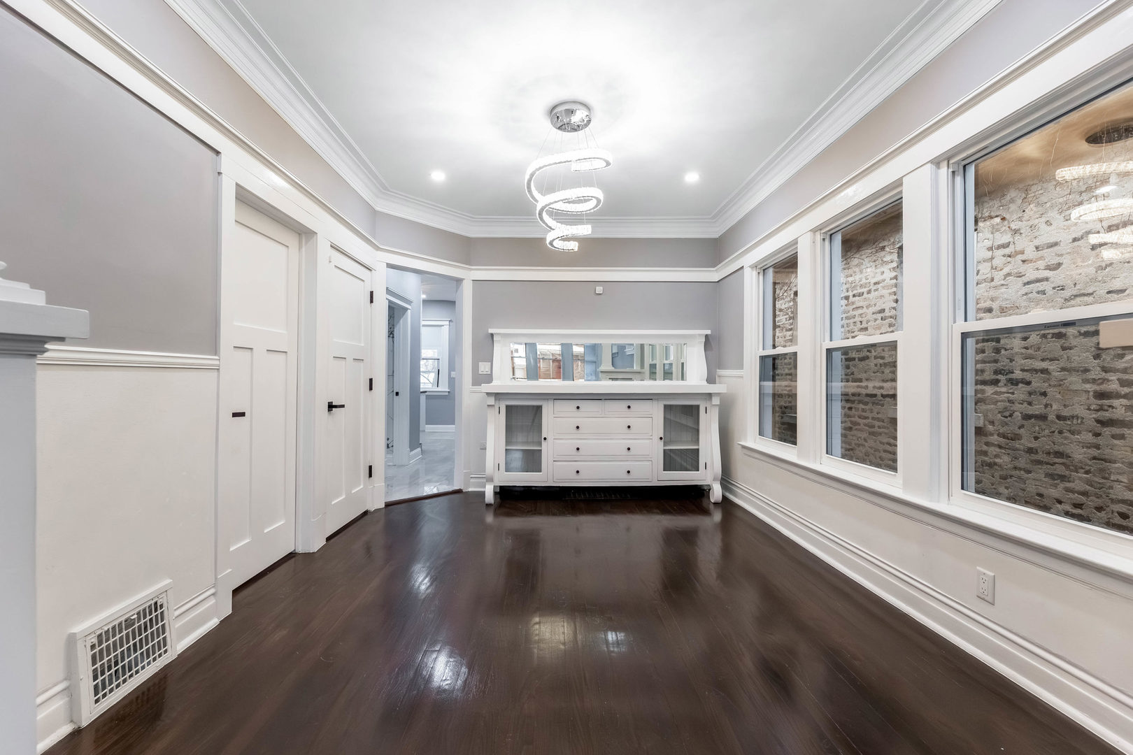 7545 South Rhodes Avenue Chicago, IL 60619 - Photo 3 of 21