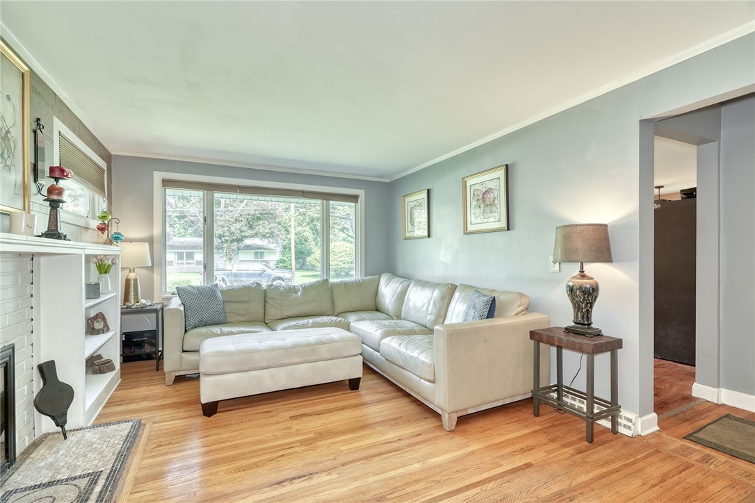 98 Burkedale Crescent Brighton, NY 14625 - Photo 3 of 47 Gallery Image 3