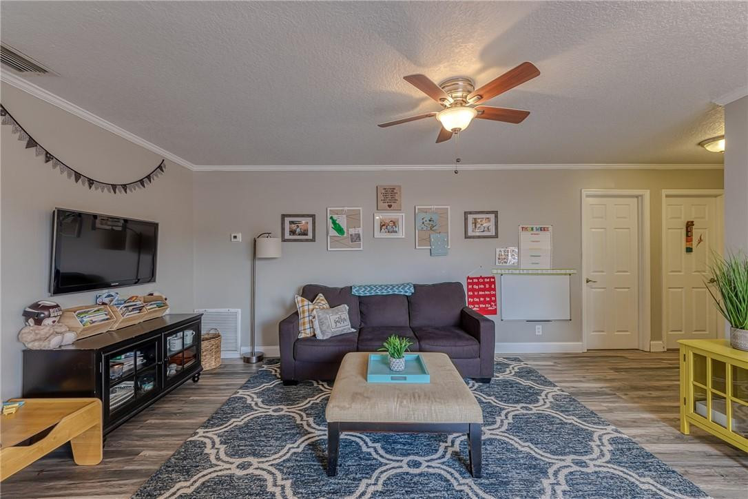 9203 Edgemont Lane Boca Raton, FL 33434 - Photo 13 of 52 Family room area