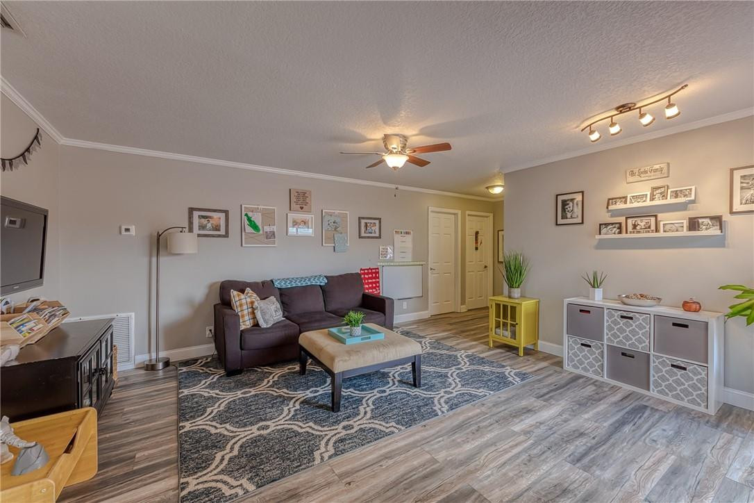 9203 Edgemont Lane Boca Raton, FL 33434 - Photo 14 of 52 Family/ Play room