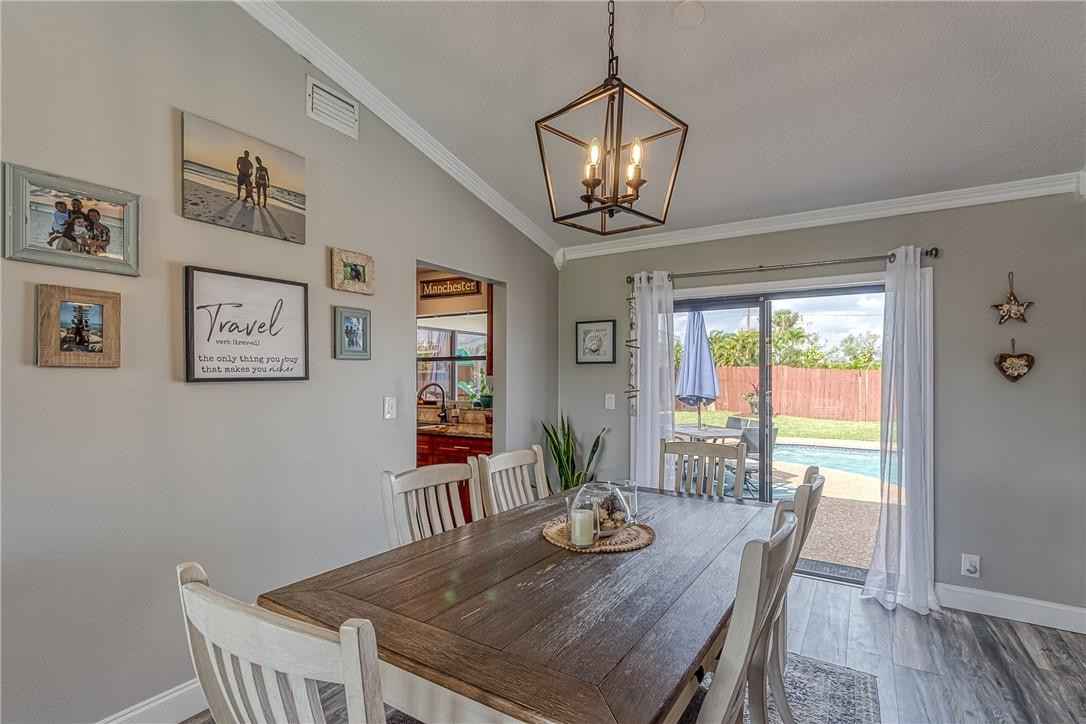 9203 Edgemont Lane Boca Raton, FL 33434 - Photo 19 of 52 Dining room