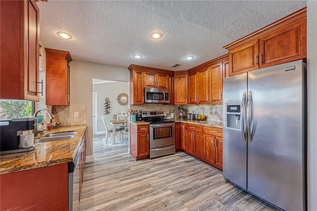 9203 Edgemont Lane Boca Raton, FL 33434 - Photo 8 of 52 Stainless Steel Appliances!