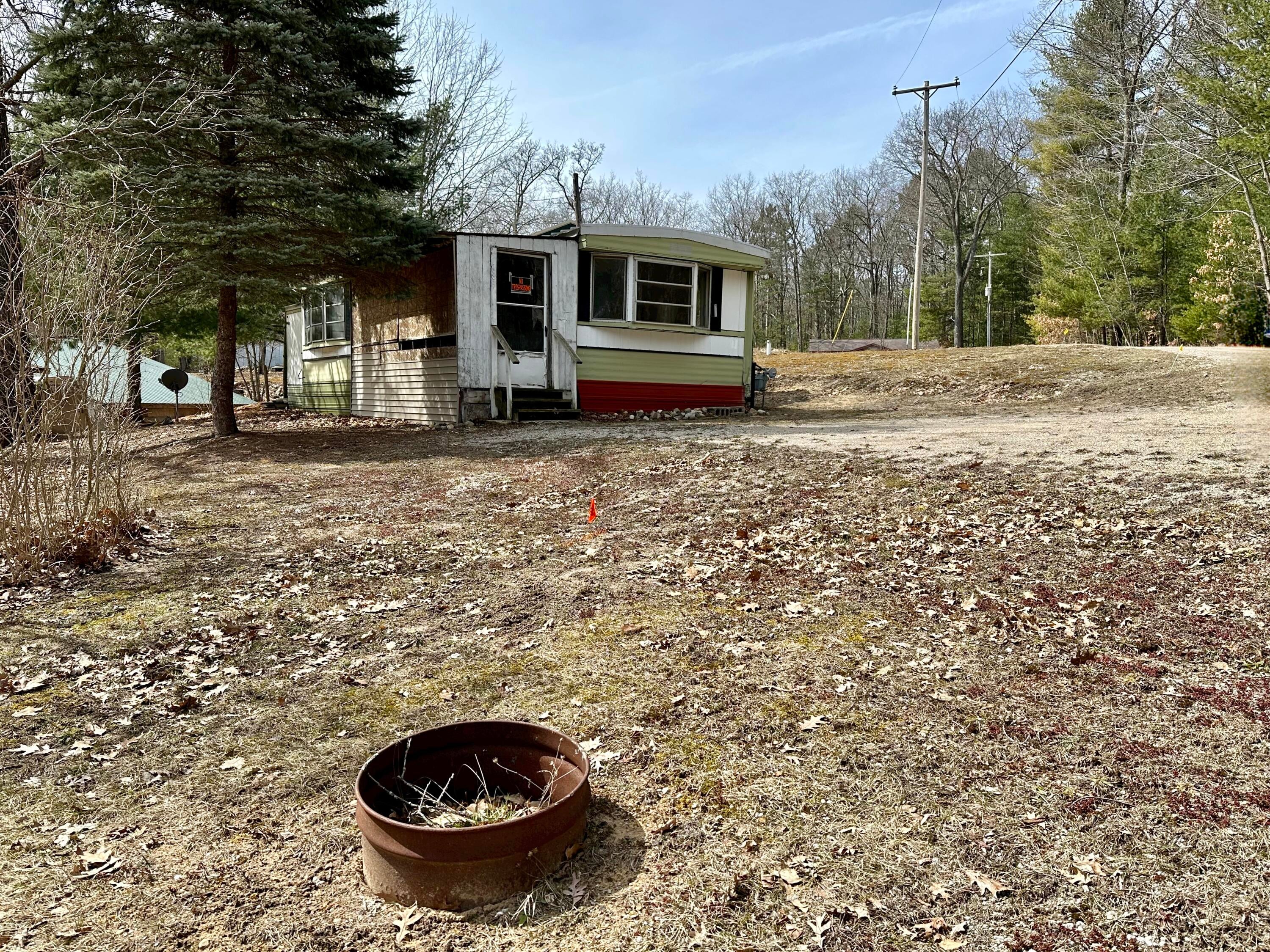 1689 Topinabee Mail Rte Road Cheboygan, MI 49721 - Photo 3 of 10 Gallery Image 3