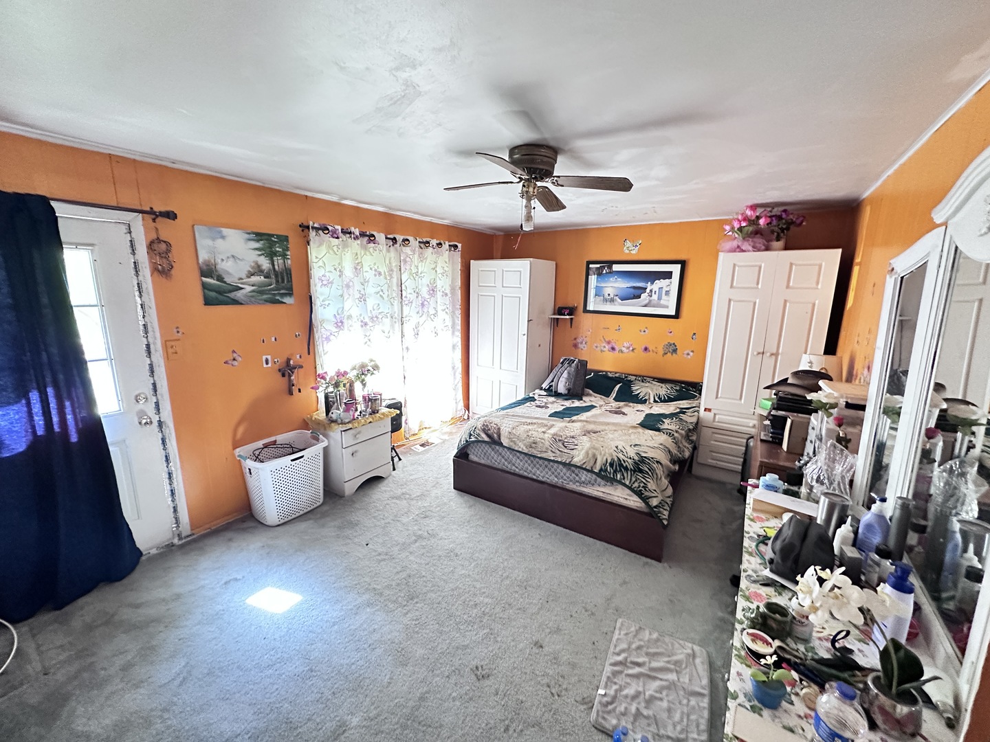 57 Robin Road Carpentersville, IL 60110 - Photo 5 of 11 a living room with furniture and a flat screen tv