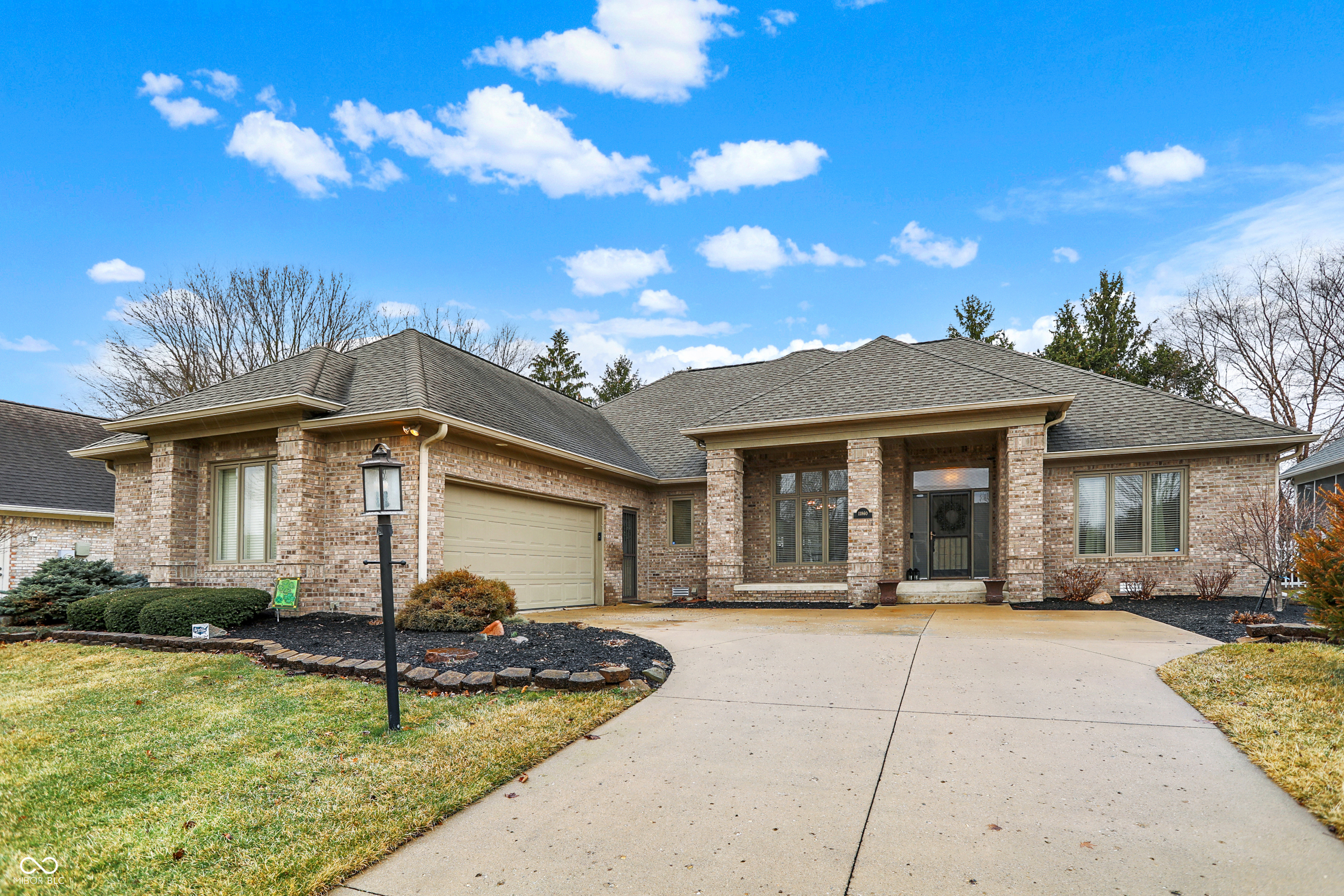 11860 Pebblepointe Pass Carmel, IN 46033 - Photo 2 of 50